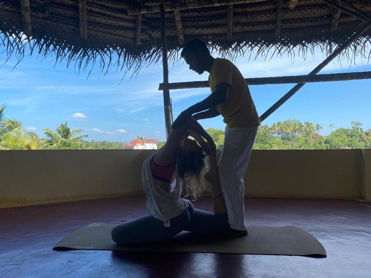 ホテル Tattwamasi Ayuryoga With Breakfast And Yoga バルカラ エクステリア 写真